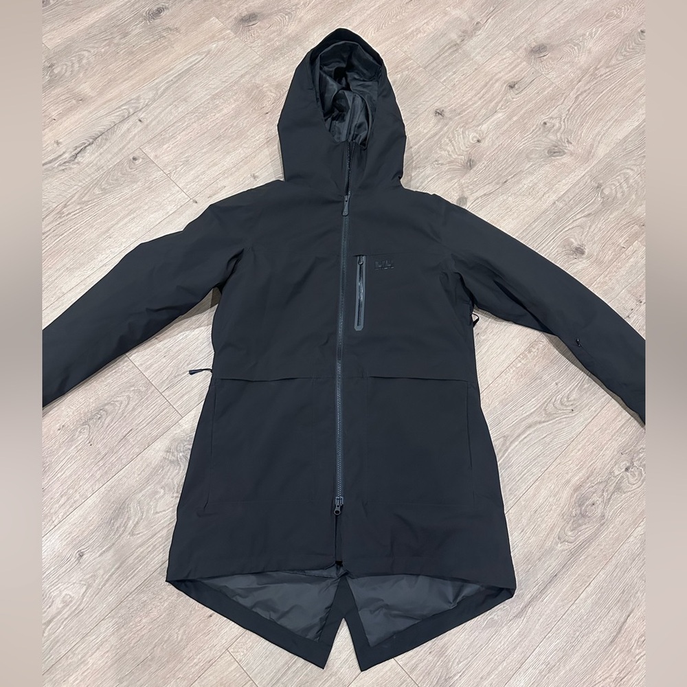 Women’s Helly Hansen Hooded Black Waterproof Parka Jacket 2 jackets in 1.